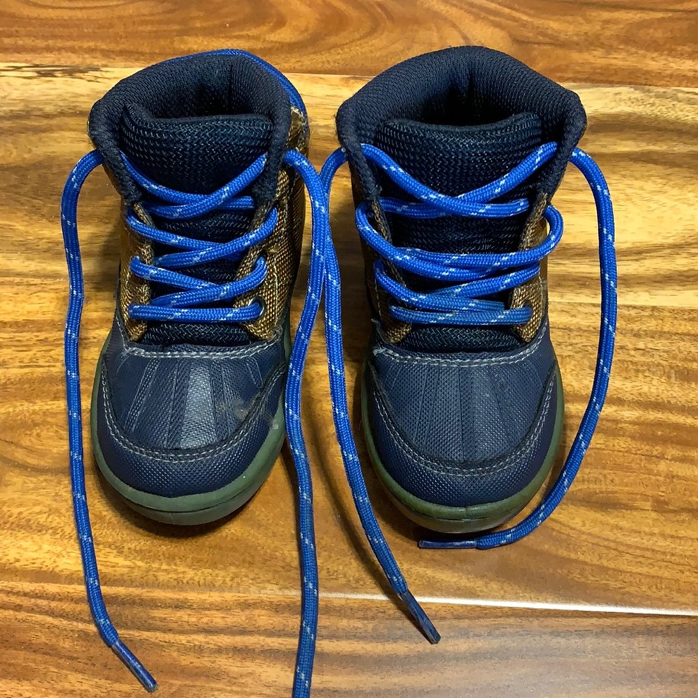 Hiking boots for toddler boys